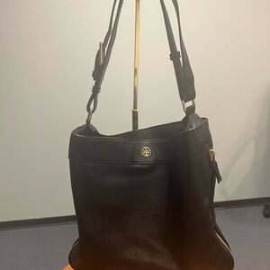 Tory Burch Robinson Pebbled Leather Zip Around Hobo Tote EUC!